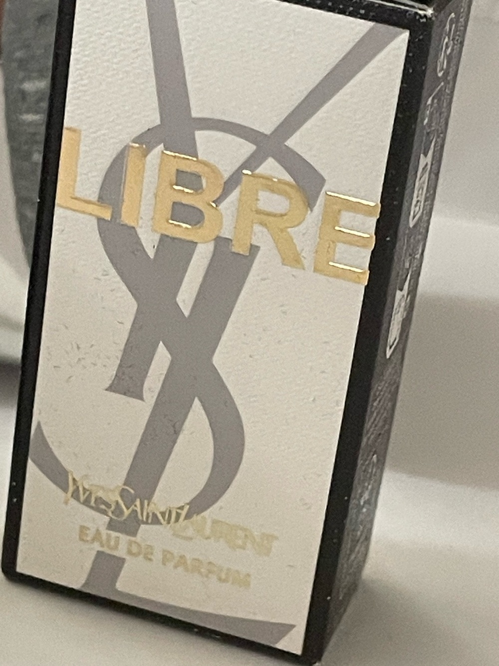 Yves Saint Laurent Beauty Silver Pouch & 3 Empty Travel Boxes - Picture 5 of 9